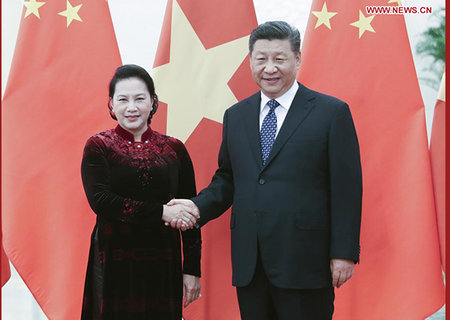 Xi Calls on China, Vietnam to L